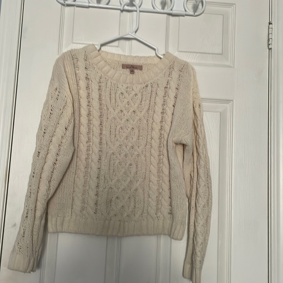 Cream sweater gently used - Picture 1 of 2